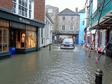 https://pixabay.com/photos/fowey-village-cornwall-street-road-268652/